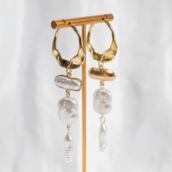 ✨For Love and Lemons Amelia Pearl Drop Earrings - Picture 5 of 5